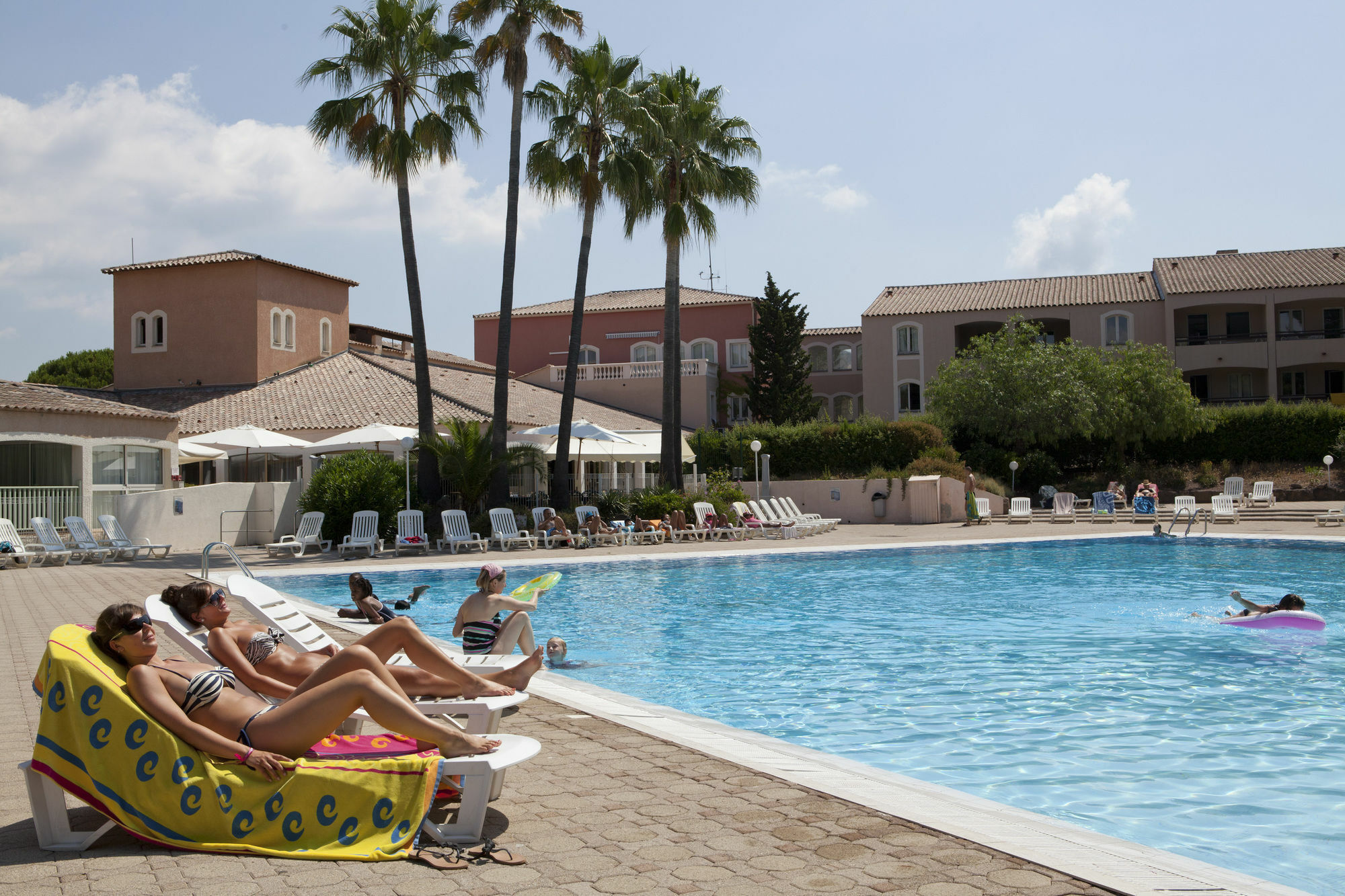 Residence Pierre & Vacances Valescure Saint-Raphaël エクステリア 写真