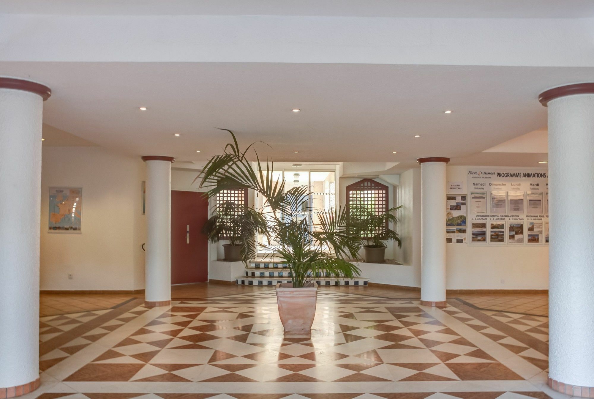 Residence Pierre & Vacances Valescure Saint-Raphaël エクステリア 写真